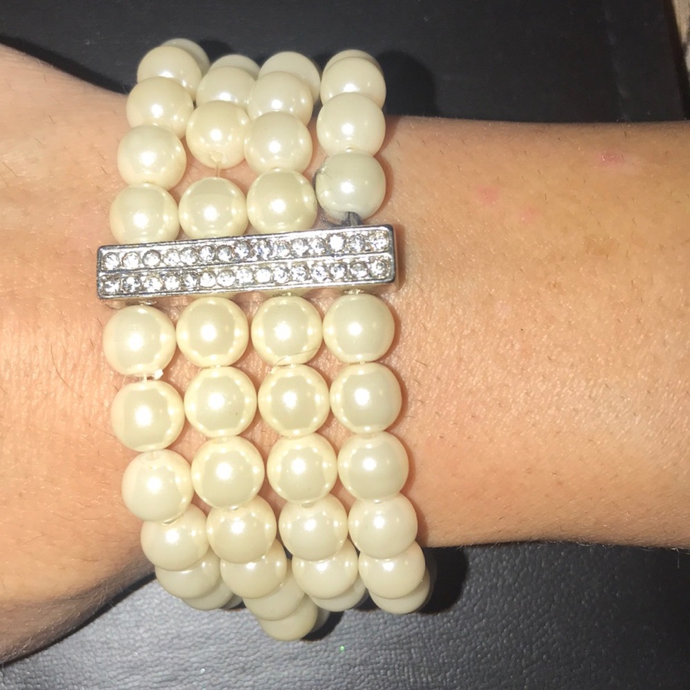Pearl bracelet